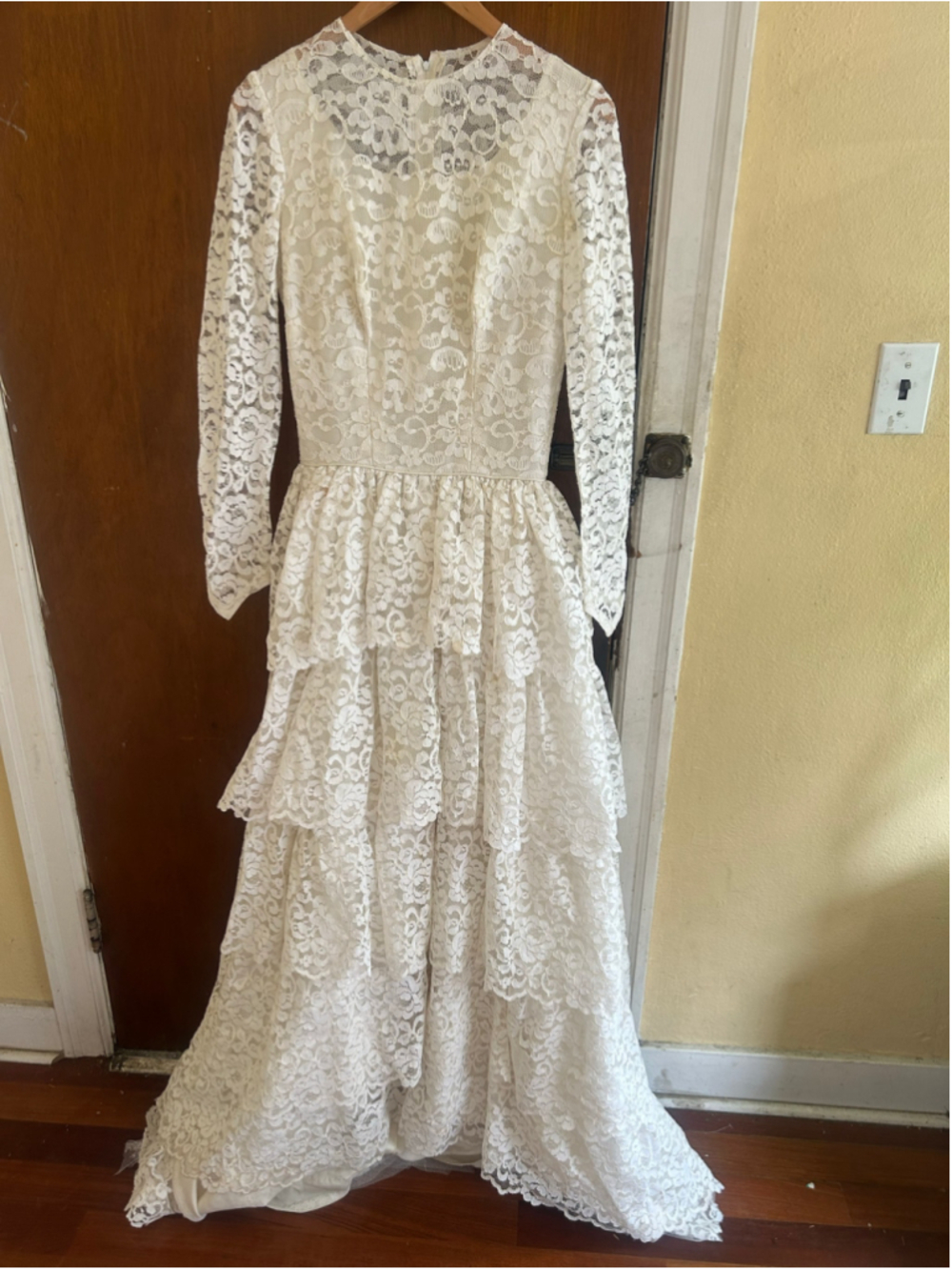 VTG 60s French Lace Tiered Handmade Wedding Gown Ethereal Boho Romantic 6 Ivory